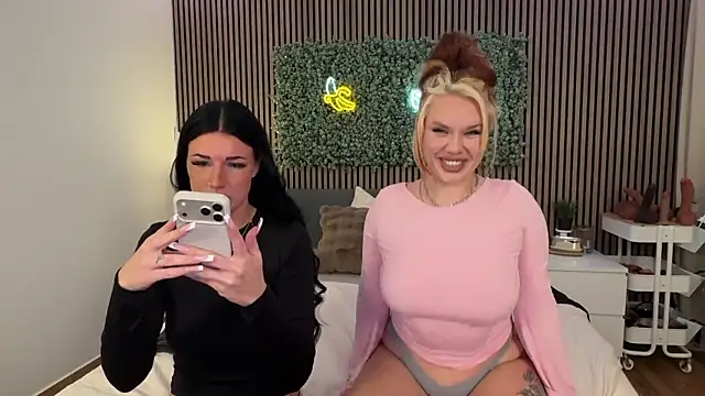 AnjaAmelia online show from March 13, 8:25 pm