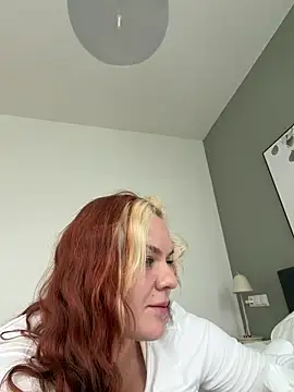 AnjaAmelia online show from May 11, 1:45 pm