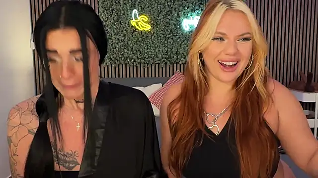 Snapshot of AnjaAmelia chatting on November 1, 8:03 pm AnjaAmelia online show from November 1, 8:03 pm