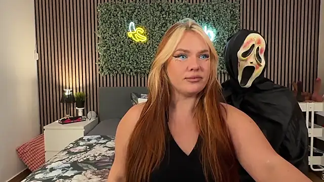 Snapshot of AnjaAmelia chatting on October 31, 8:05 pm AnjaAmelia online show from October 31, 8:05 pm