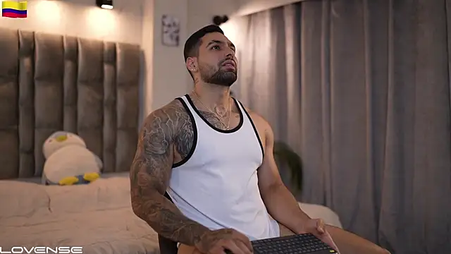 Snapshot of john_king29 chatting on October 11, 12:22 am john king29 online show from October 11, 12:22 am