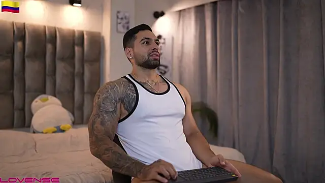 Snapshot of john_king29 chatting on October 9, 11:27 pm john king29 online show from October 9, 11:27 pm