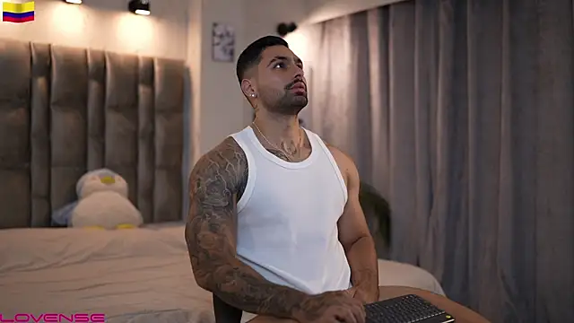 Snapshot of john_king29 chatting on October 16, 9:45 pm john king29 online show from October 16, 9:45 pm