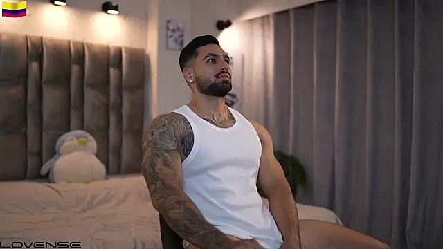 Snapshot of john_king29 chatting on October 27, 10:11 pm john king29 online show from October 27, 10:11 pm