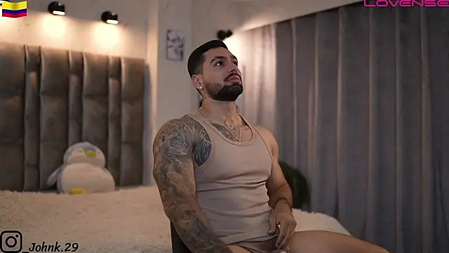 Snapshot of john_king29 chatting on November 17, 10:14 pm john king29 online show from November 17, 10:14 pm