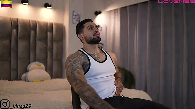 Snapshot of john_king29 chatting on November 9, 8:02 pm john king29 online show from November 9, 8:02 pm