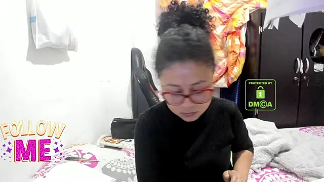 bonnie lam  online show from November 14, 4:38 am