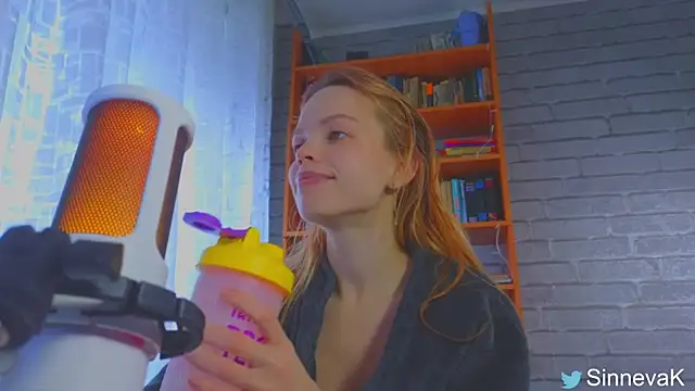 sinteas online show from March 15, 6:47 am