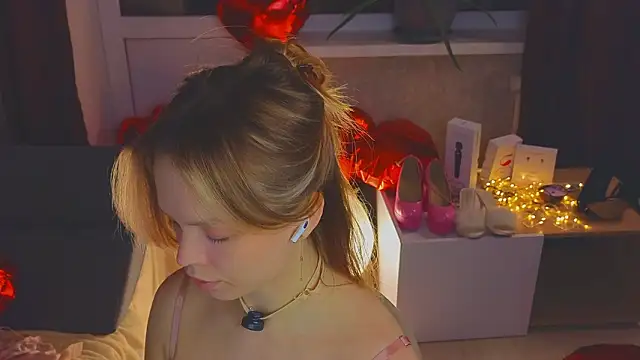 sinteas online show from February 14, 3:56 pm