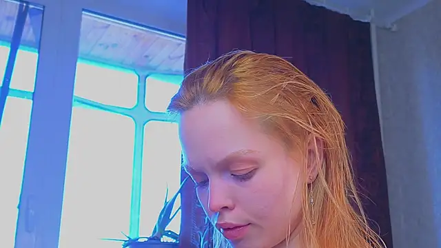 sinteas online show from April 15, 1:15 pm