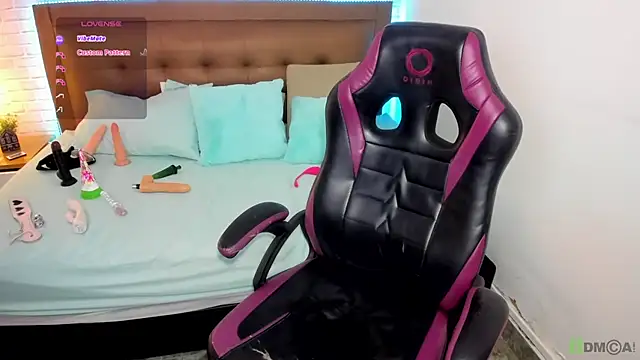 mila katts online show from November 7, 3:55 am