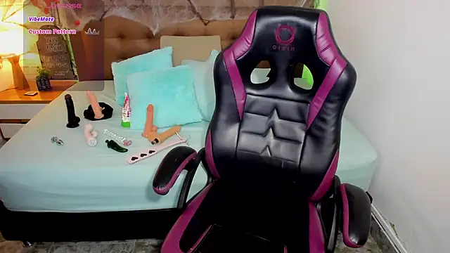 mila katts online show from October 25, 6:56 am