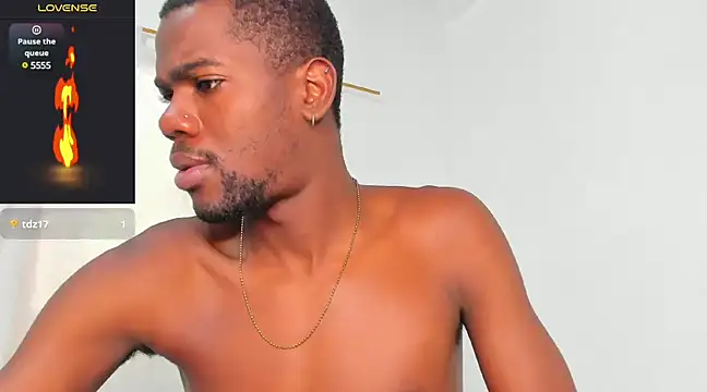 Snapshot of santi_brown chatting on March 1, 10:10 pm santi brown online show from March 1, 10:10 pm