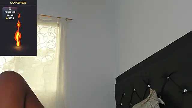 Snapshot of santi_brown chatting on September 27, 5:19 pm santi brown online show from September 27, 5:19 pm