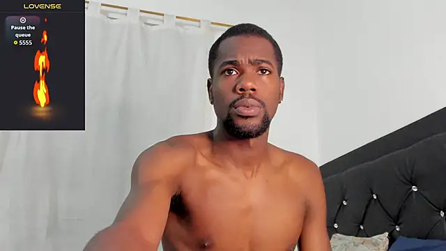 Snapshot of santi_brown chatting on November 20, 11:14 pm santi brown online show from November 20, 11:14 pm