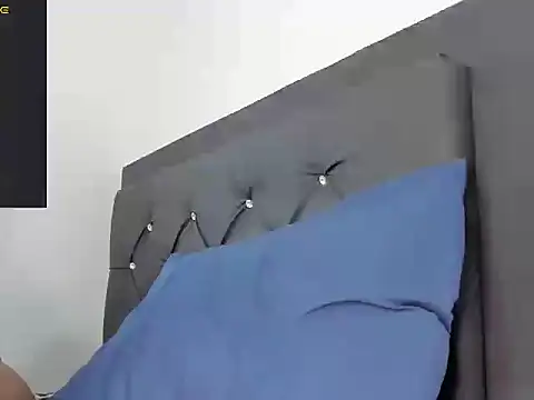 Snapshot of santi_brown chatting on November 14, 9:40 pm santi brown online show from November 14, 9:40 pm