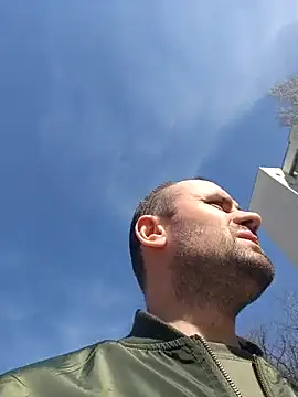 Snapshot of Govora chatting on March 6, 9:03 am Govora online show from March 6, 9:03 am