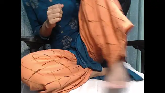 CuteRhea69 online show from April 7, 2:19 pm