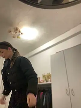 KrisMagnoly online show from March 29, 5:47 pm