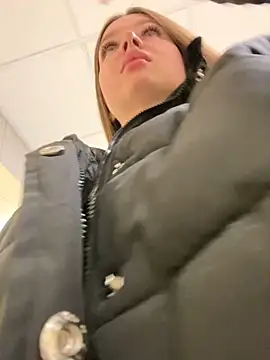 KrisMagnoly online show from October 22, 4:39 pm