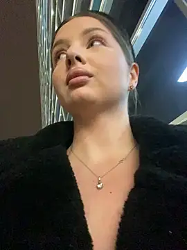 KrisMagnoly online show from March 12, 5:50 pm