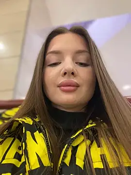 KrisMagnoly online show from April 4, 5:52 pm