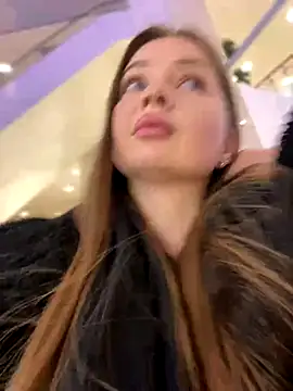 KrisMagnoly online show from November 12, 5:39 pm