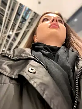 KrisMagnoly online show from November 14, 4:32 pm