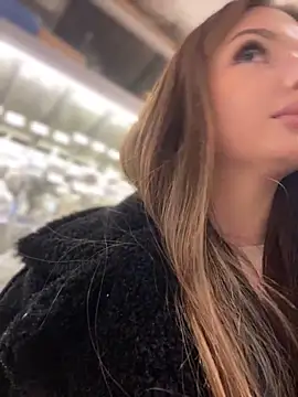 KrisMagnoly online show from November 30, 5:25 pm