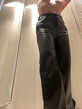 KrisMagnoly online show from March 8, 4:21 pm