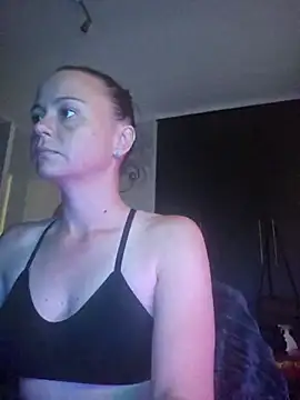 MrsBunnyBum online show from April 10, 7:26 am