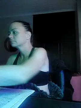 MrsBunnyBum online show from May 13, 6:31 am