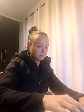 MrsBunnyBum online show from April 21, 6:42 am