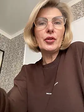 sensualEmilia online show from February 25, 11:32 am