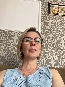 Snapshot of sensualEmilia chatting on June 11, 9:06 am sensualEmilia online show from June 11, 9:06 am