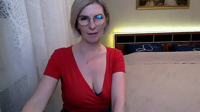 sensualEmilia online show from May 11, 6:27 pm