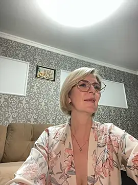 sensualEmilia online show from May 21, 5:54 pm