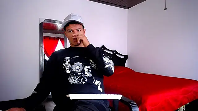 Snapshot of Deiby_casas chatting on January 14, 2:11 pm Deiby casas online show from January 14, 2:11 pm