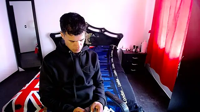 Snapshot of Deiby_casas chatting on February 27, 2:21 pm Deiby casas online show from February 27, 2:21 pm