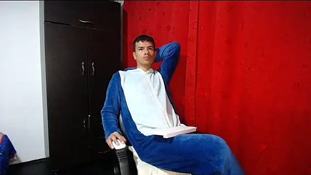 Snapshot of Deiby_casas chatting on October 13, 8:38 am Deiby casas online show from October 13, 8:38 am