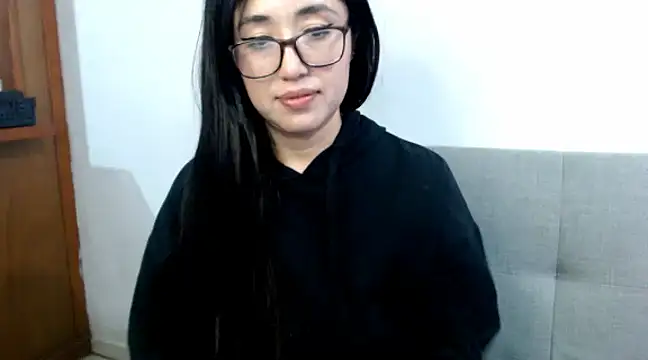 YummymeowW online show from February 23, 6:17 am