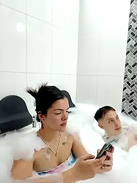 Snapshot of Extasy-angel chatting on January 4, 5:58 pm Extasy-angel online show from January 4, 5:58 pm