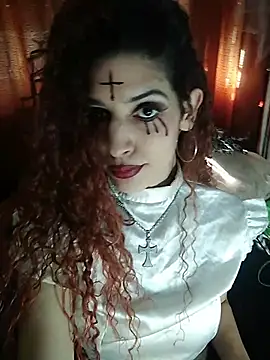 Kleopatracolo online show from October 31, 8:05 pm