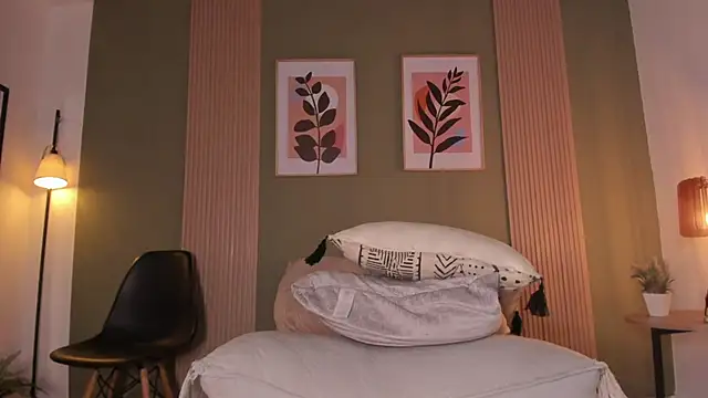 Antonellachic73 online show from December 4, 2:47 am