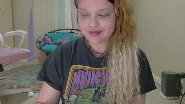 Emihaze online show from March 19, 10:15 am