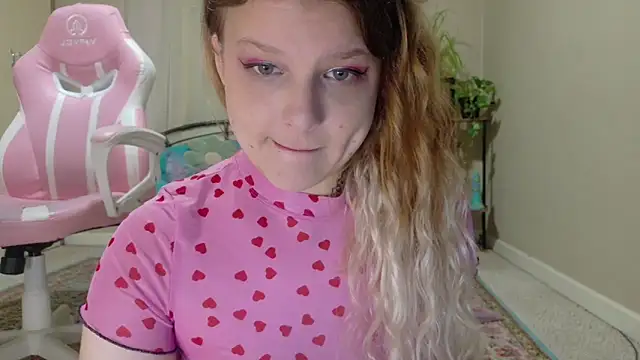 Snapshot of Emihaze chatting on May 27, 2:35 pm Emihaze online show from May 27, 2:35 pm