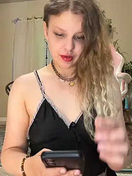 Snapshot of Emihaze chatting on June 12, 3:26 am Emihaze online show from June 12, 3:26 am