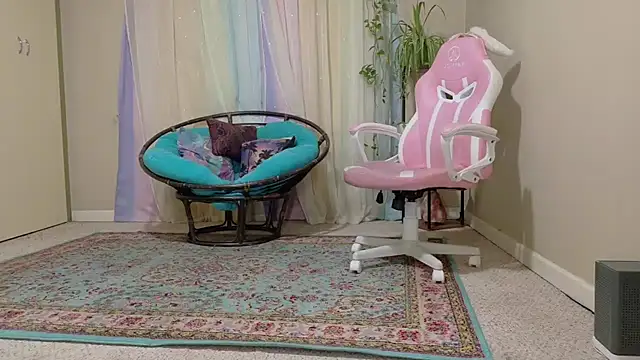 Emihaze online show from October 31, 6:59 pm