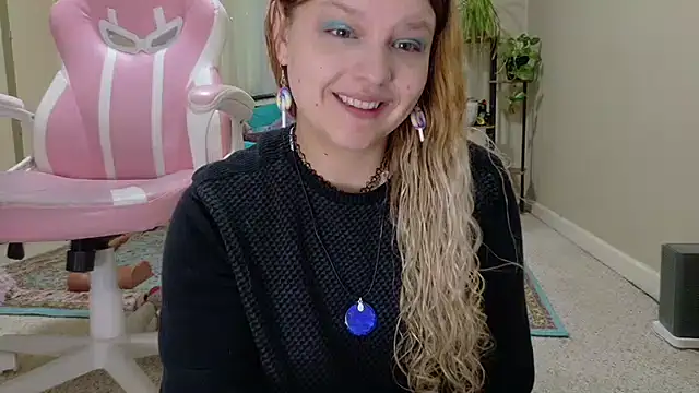 Emihaze online show from March 10, 5:28 pm