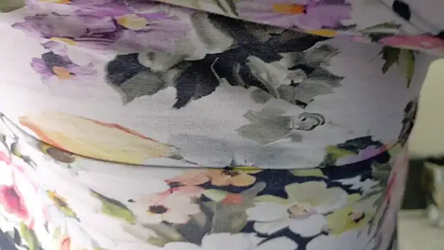 Emihaze online show from November 11, 7:30 pm